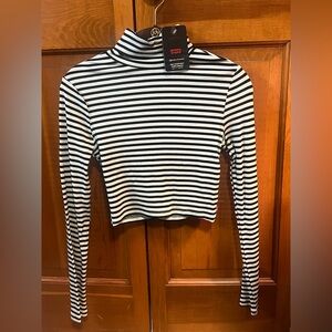 NWT Levi's Striped Black and White Crop Top